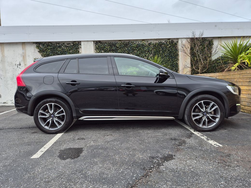 2017 Volvo V60 Cross Country