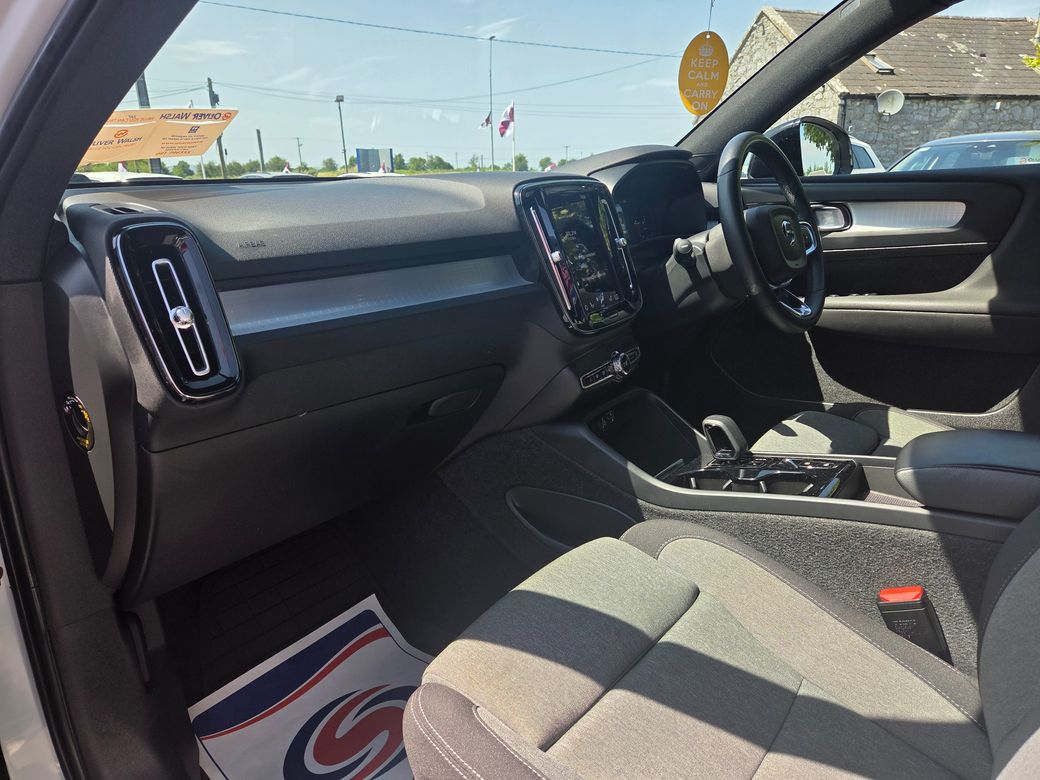 2023 Volvo XC40
