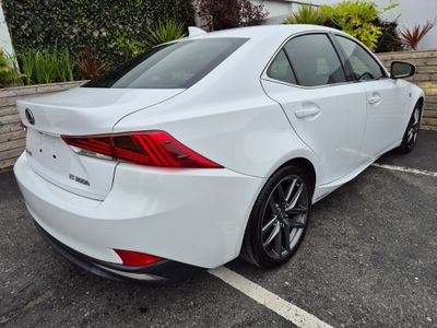 2017 Lexus IS 300h