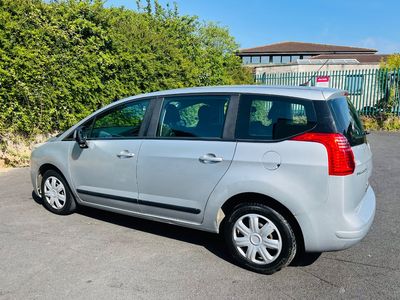2012 Peugeot 5008