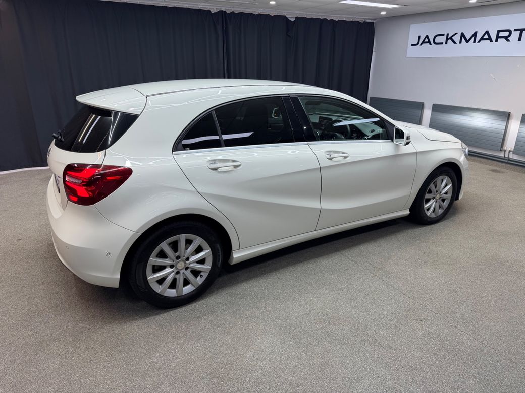 2016 Mercedes-Benz A 180