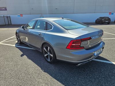 2017 Volvo S90