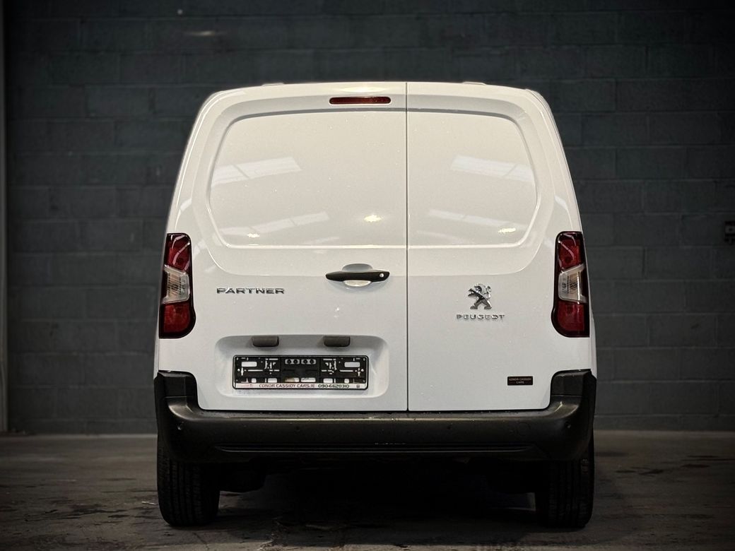 2023 Peugeot Partner