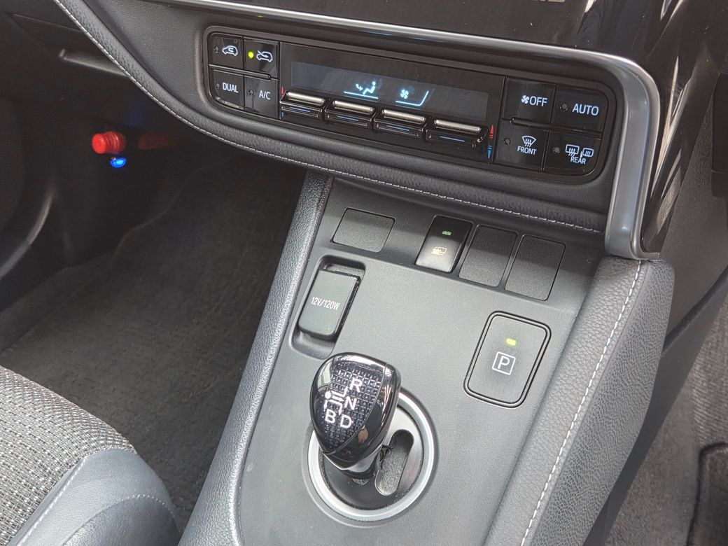2016 Toyota Auris