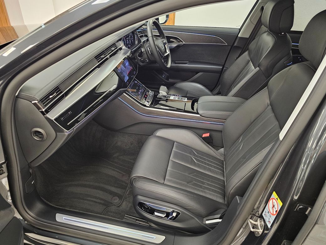 2024 Audi A8