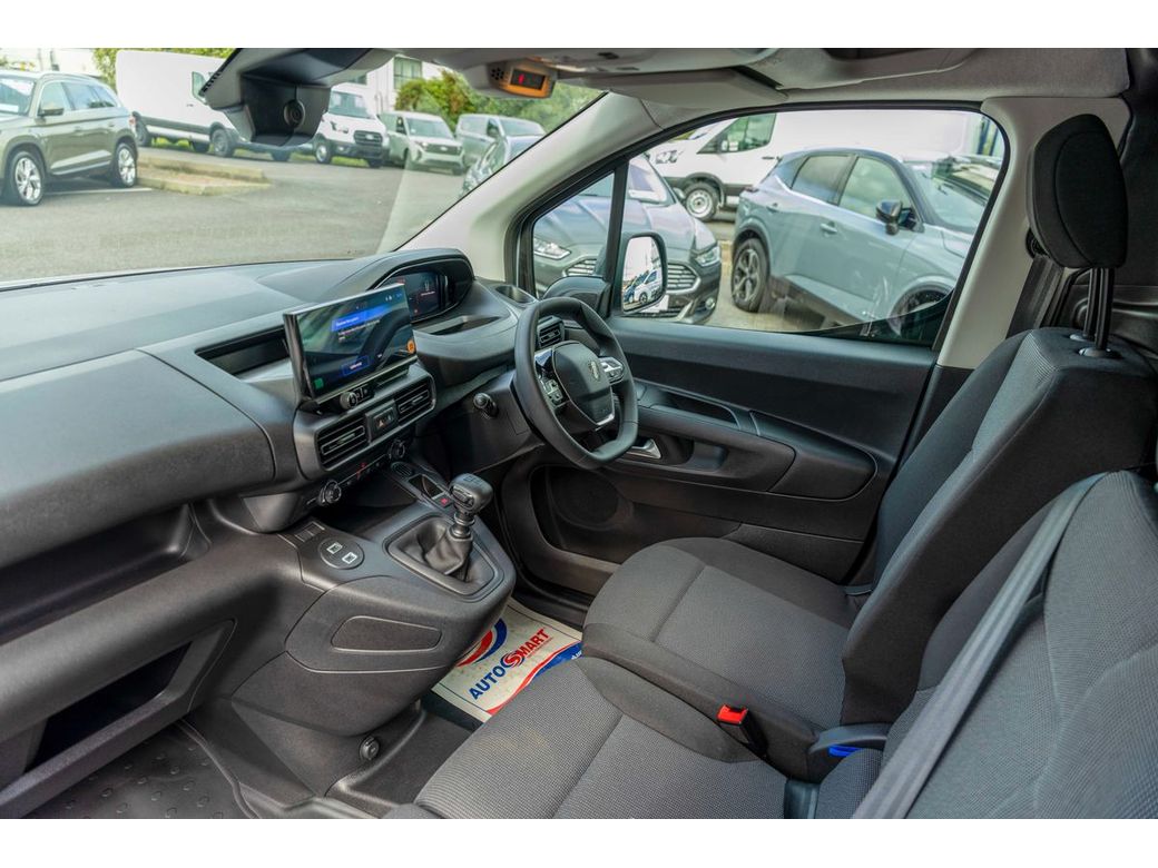 2025 Peugeot Partner