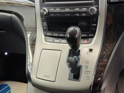 2014 Toyota Vellfire