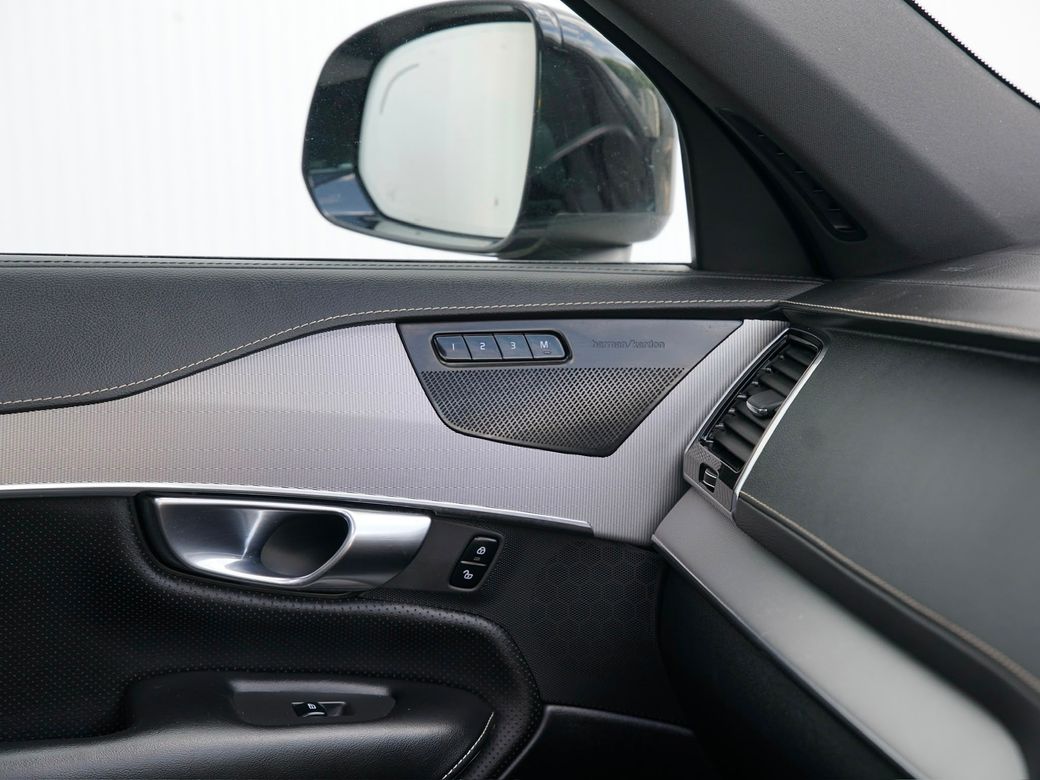 2022 Volvo XC90
