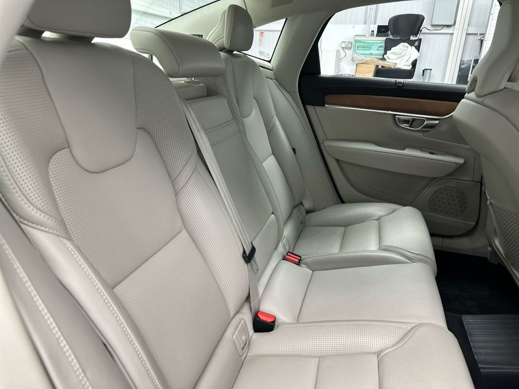 2020 Volvo S90