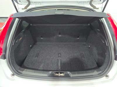 2018 Volvo V40