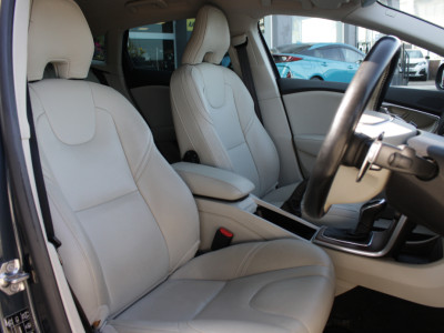 2018 Volvo V40