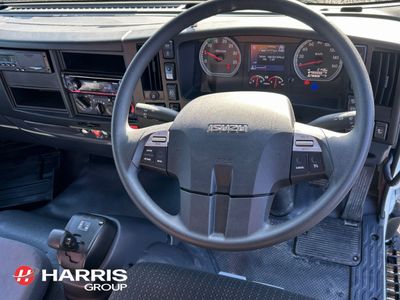 2025 White Isuzu NPR