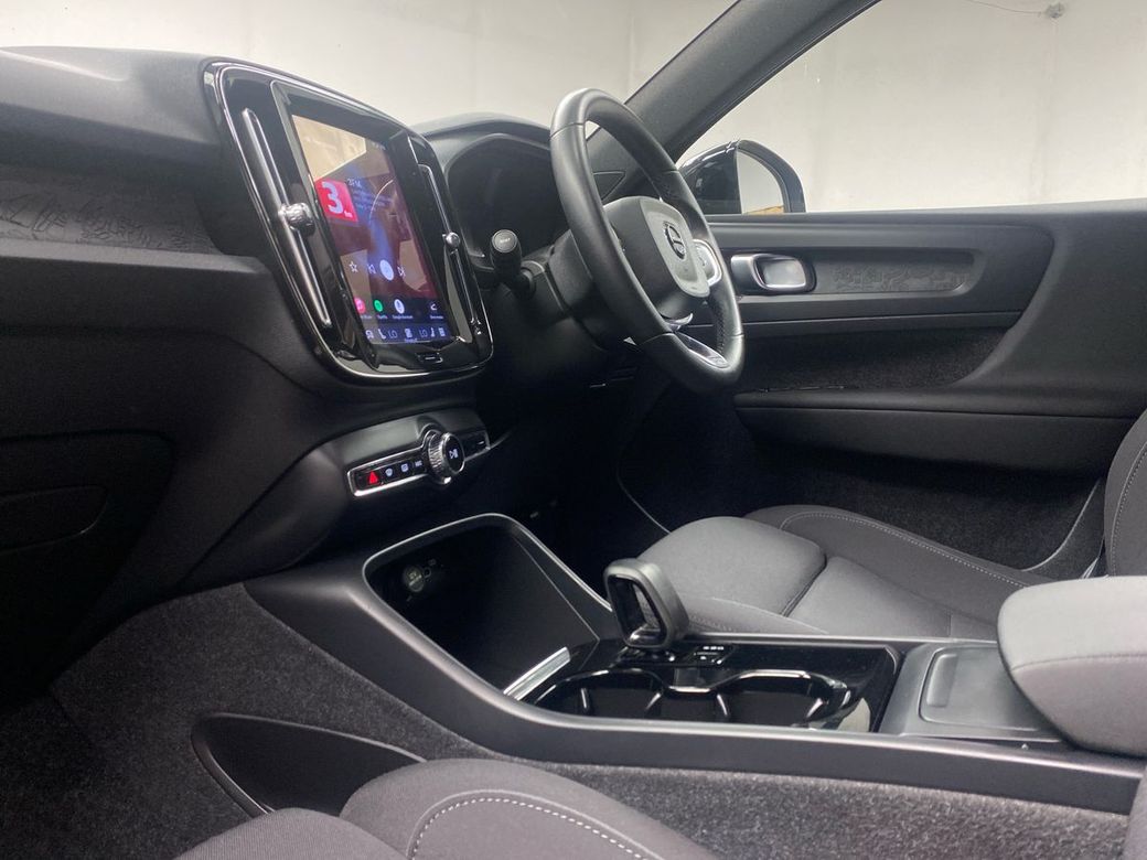 2023 Volvo XC40
