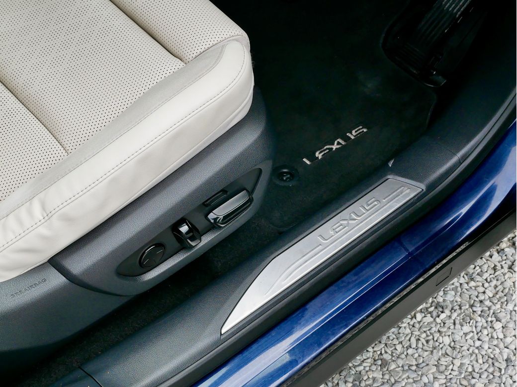 2023 Lexus RX450h+