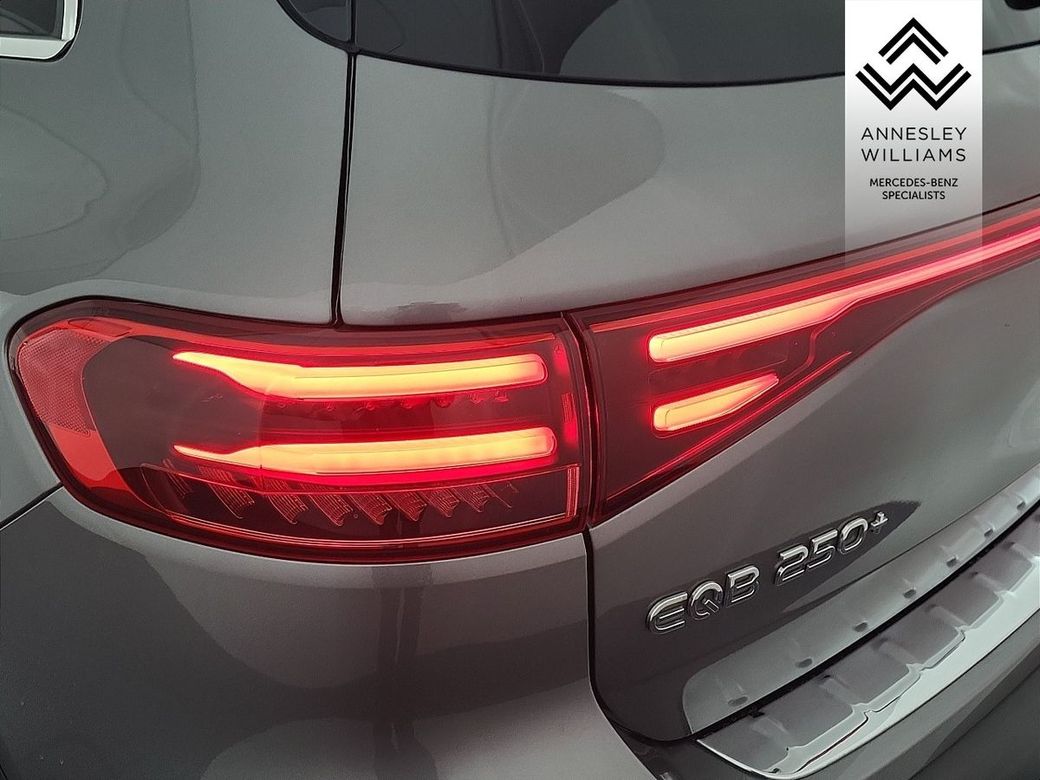 2025 Mercedes-Benz EQB