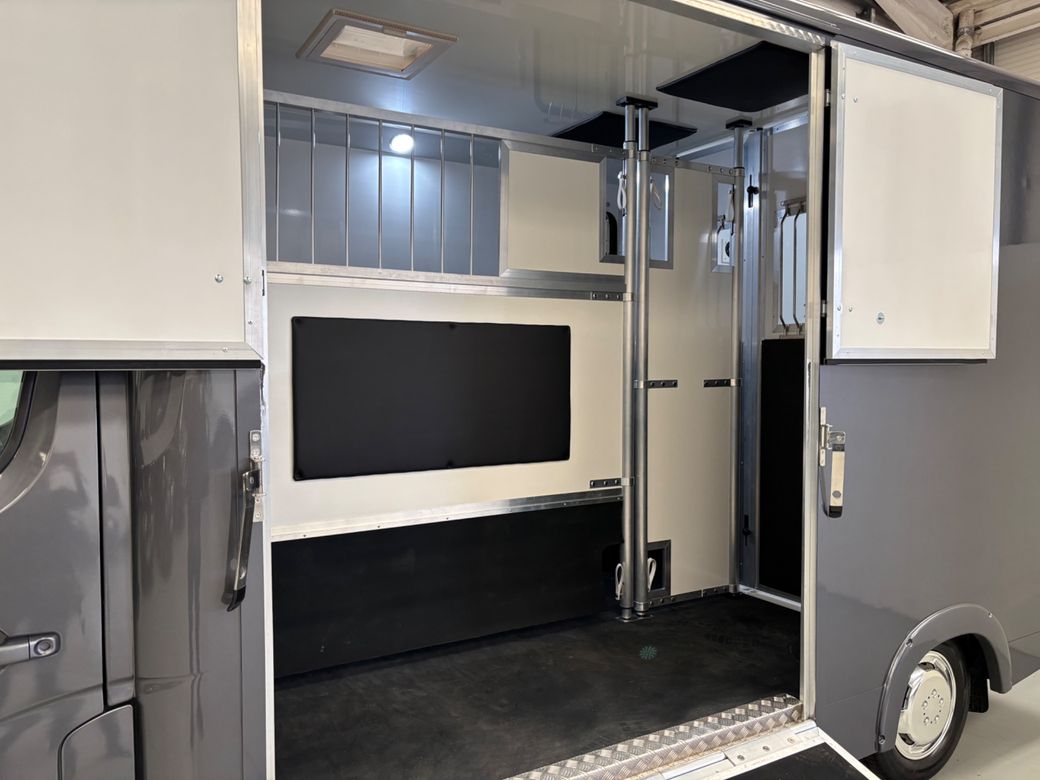2020 Renault Master