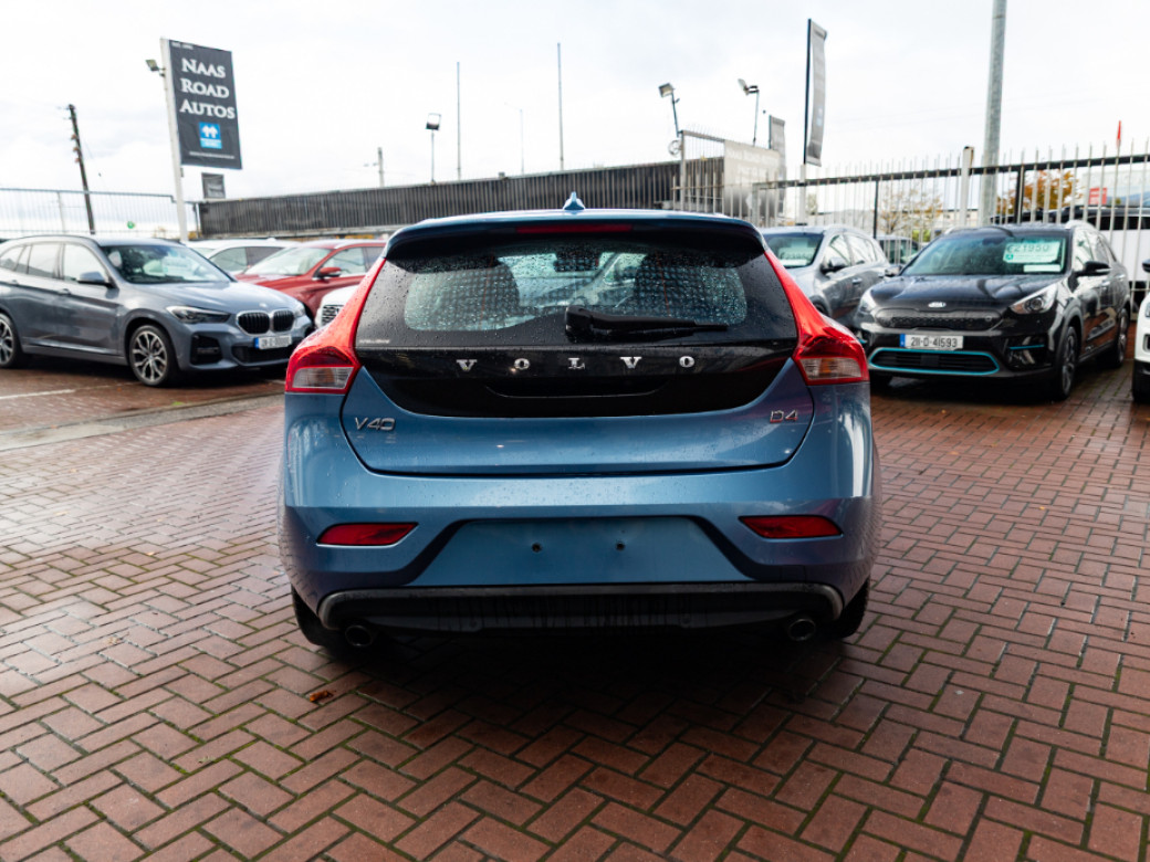 2016 Volvo V40