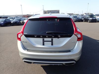 2017 Volvo V60 Cross Country