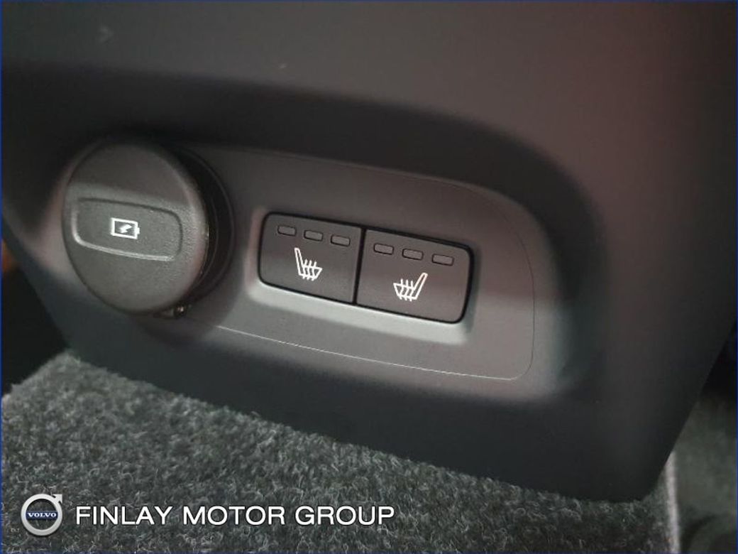 2025 Volvo Ex40