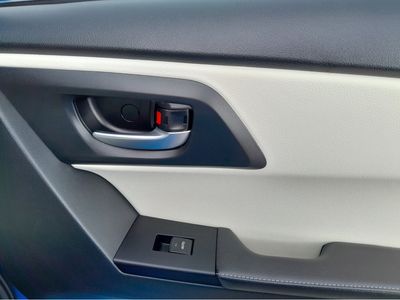 2017 Toyota Auris