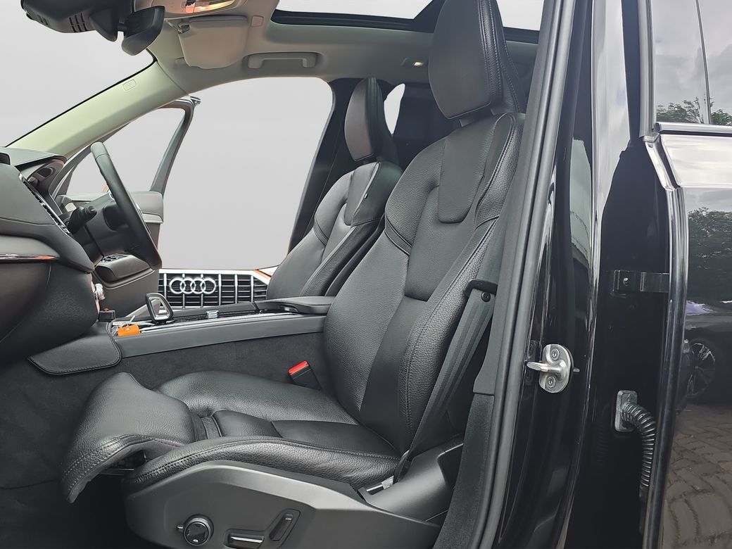 2022 Volvo XC90