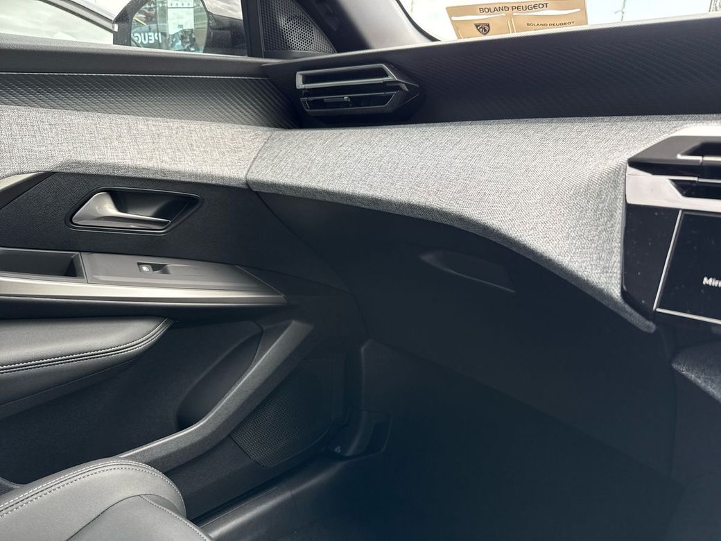 2025 Peugeot 5008