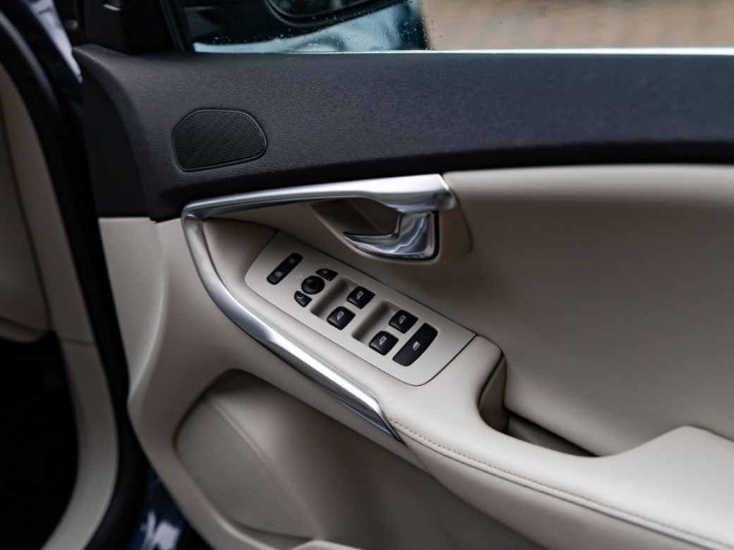 2016 Volvo V40