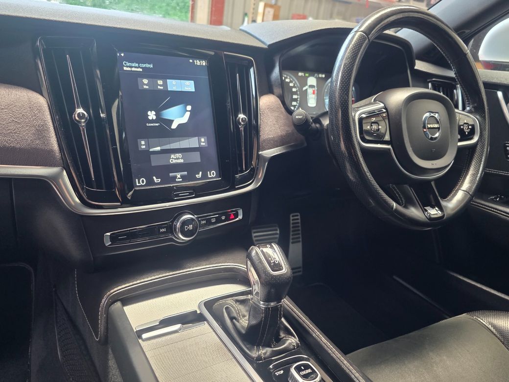 2017 Volvo S90