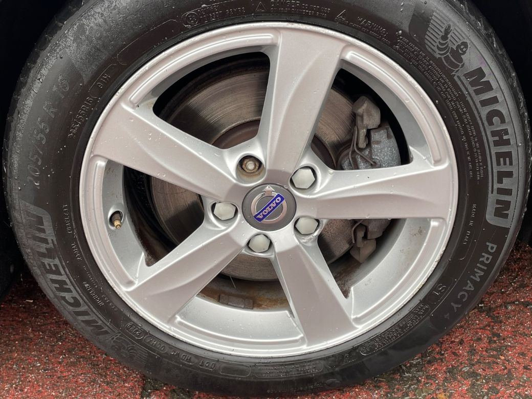 2015 Volvo V40