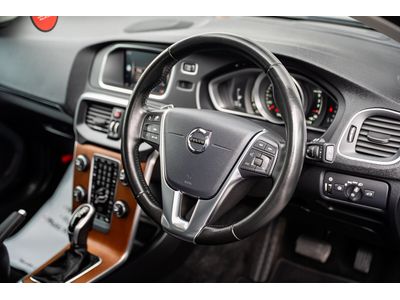 2018 Volvo V40