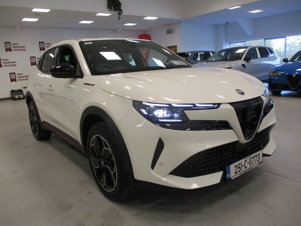 2025 Alfa Romeo Junior
