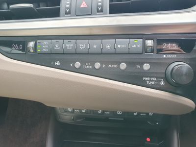 2019 Lexus ES 300h