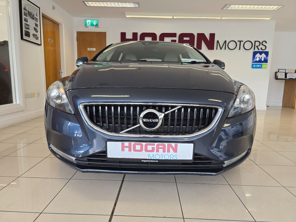2017 Volvo V40