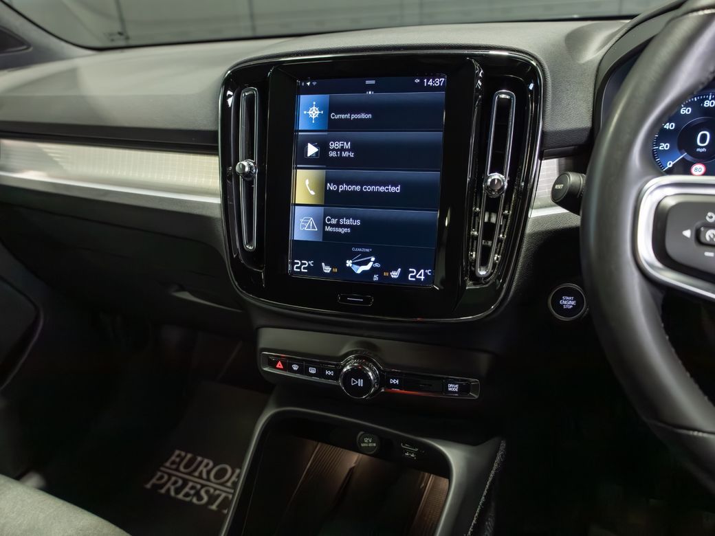2022 Volvo XC40