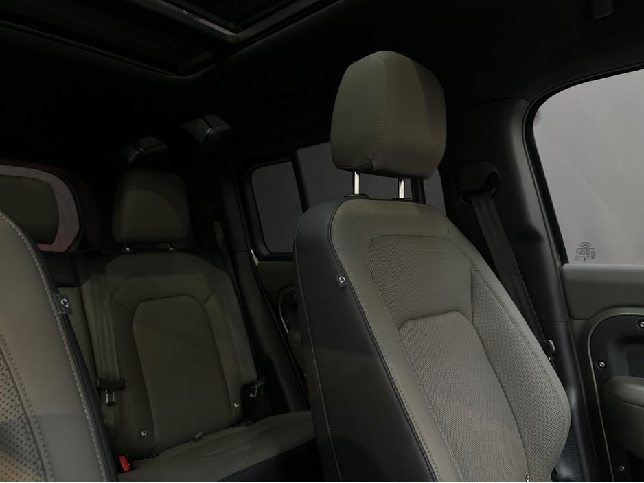 2025 Land Rover Defender