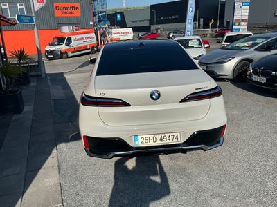 2025 BMW i7