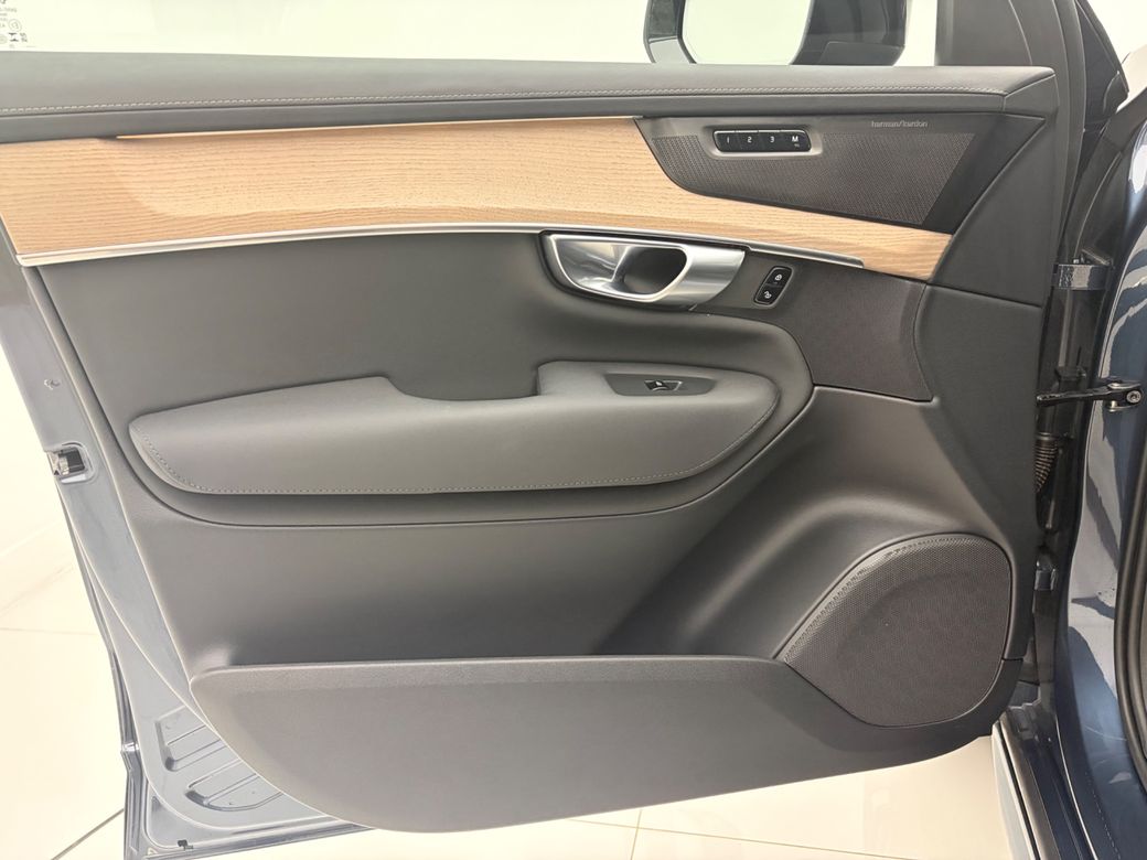 2025 Volvo XC90