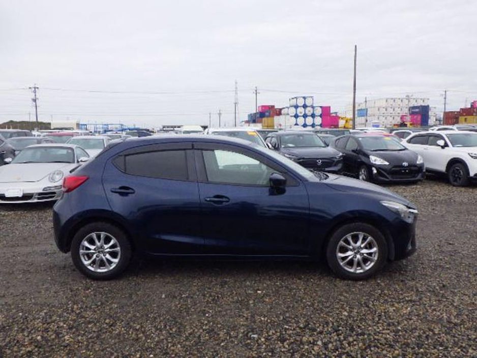 2016 Mazda Demio
