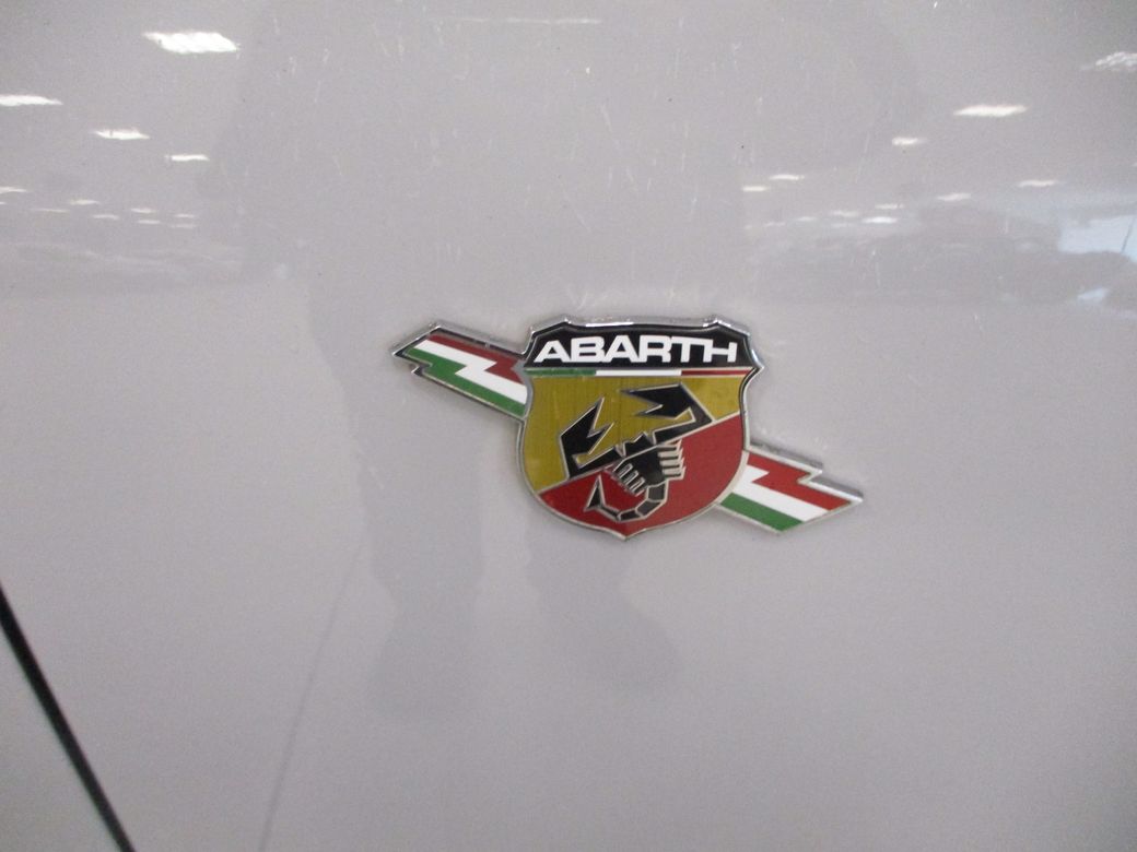 2022 Abarth 595