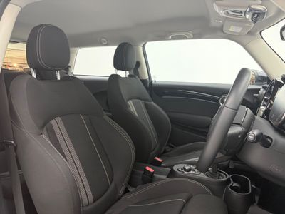 2023 Mini Hatch