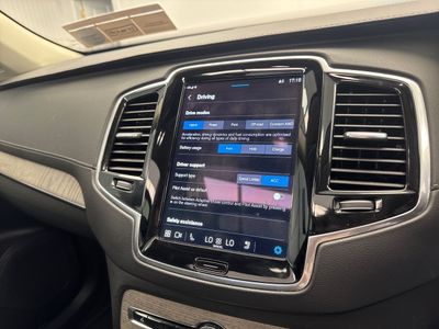 2023 Volvo XC90