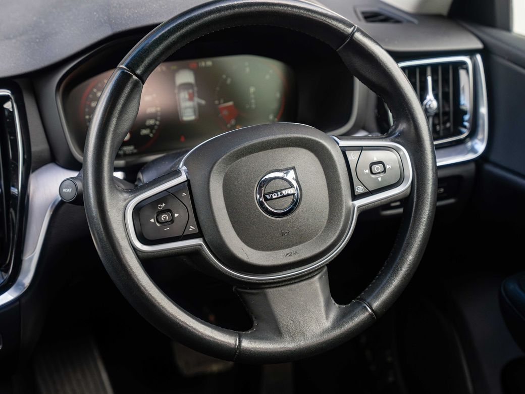 2020 Volvo V60