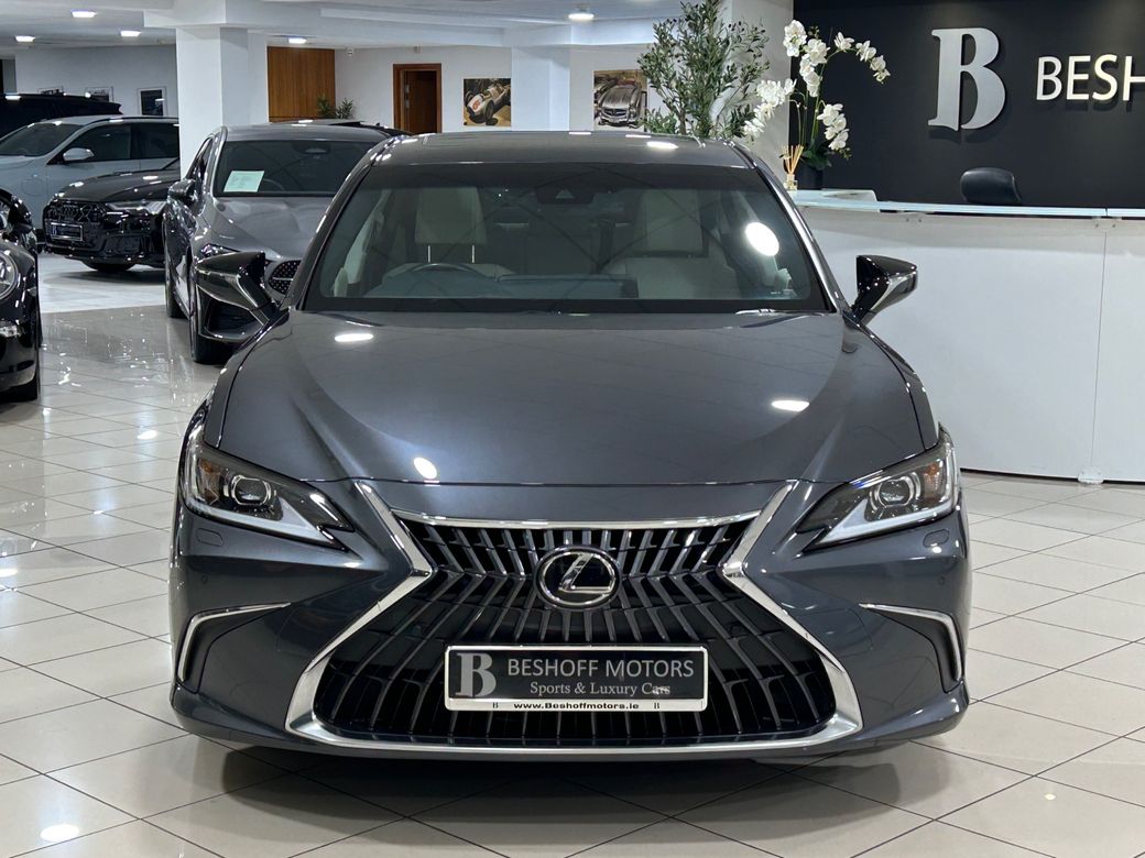 2023 Lexus ES 300h
