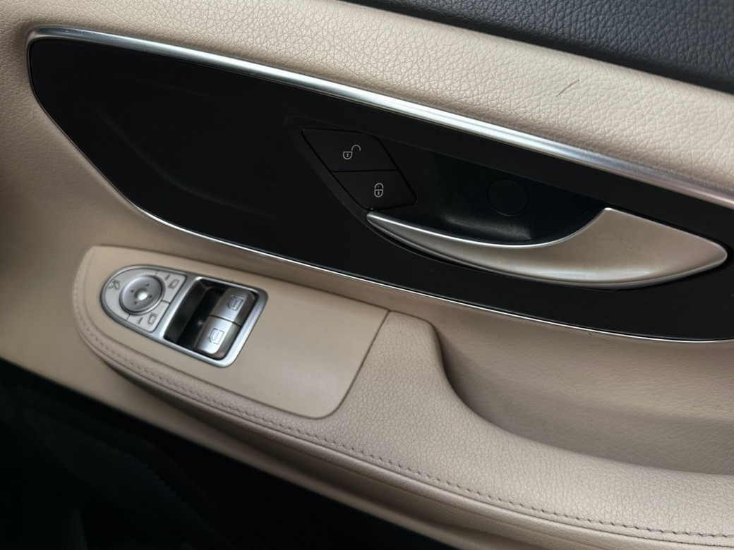 2023 Mercedes-Benz V Class