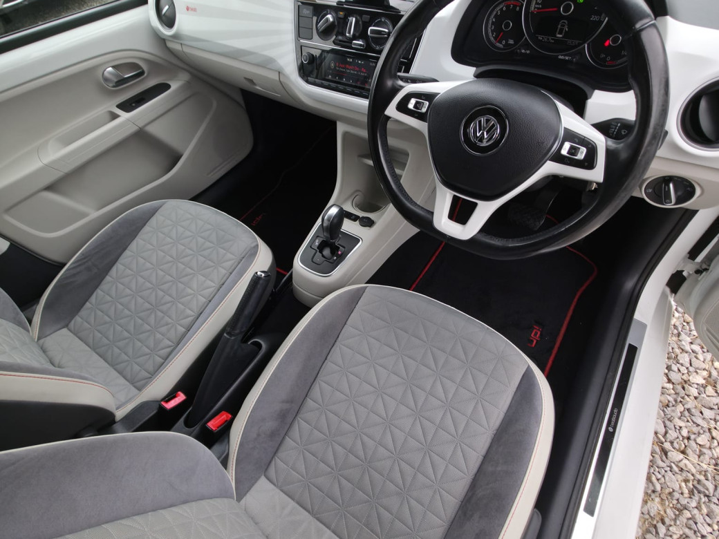 2017 Volkswagen up!