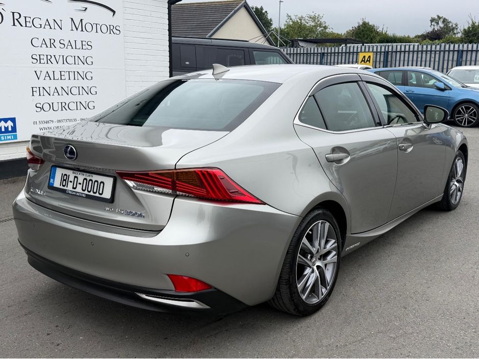 2018 Lexus IS 300h
