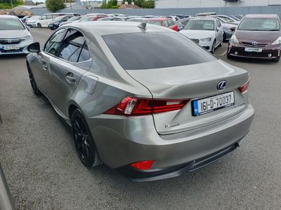 2016 Lexus IS 300h