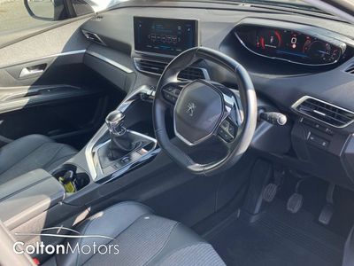 2021 Peugeot 5008