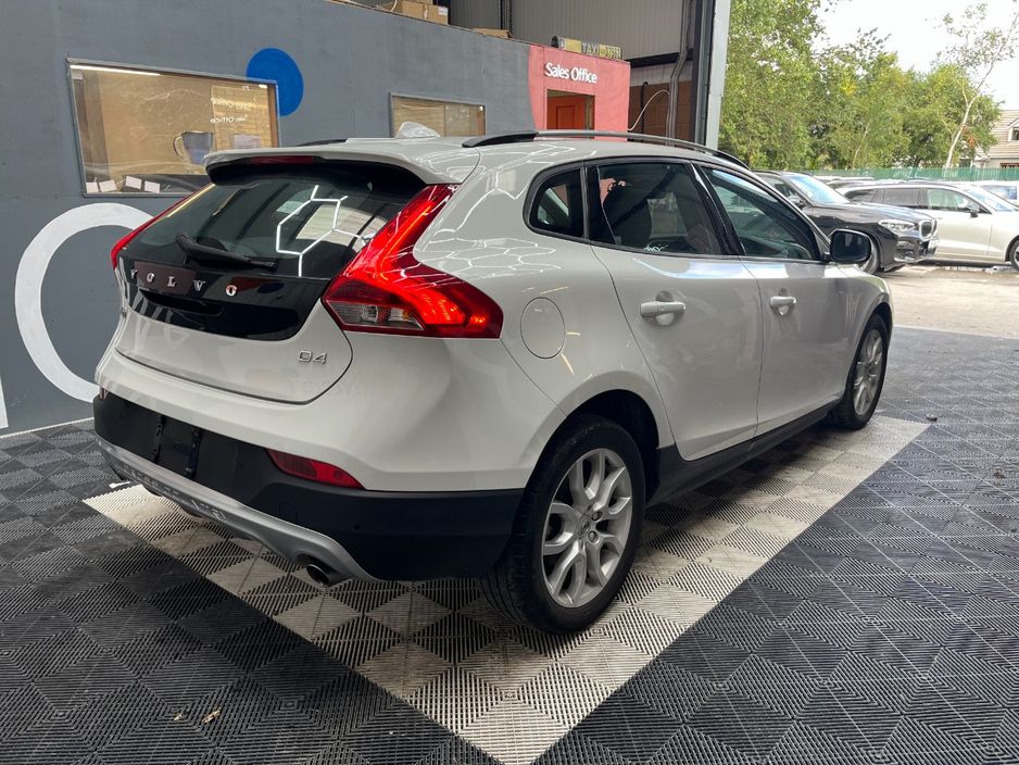 2017 Volvo V40 Cross Country
