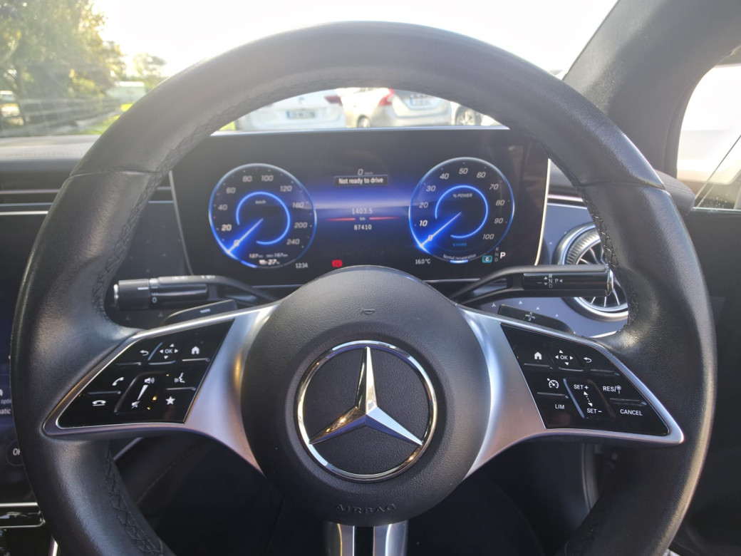 2023 Mercedes-Benz 300